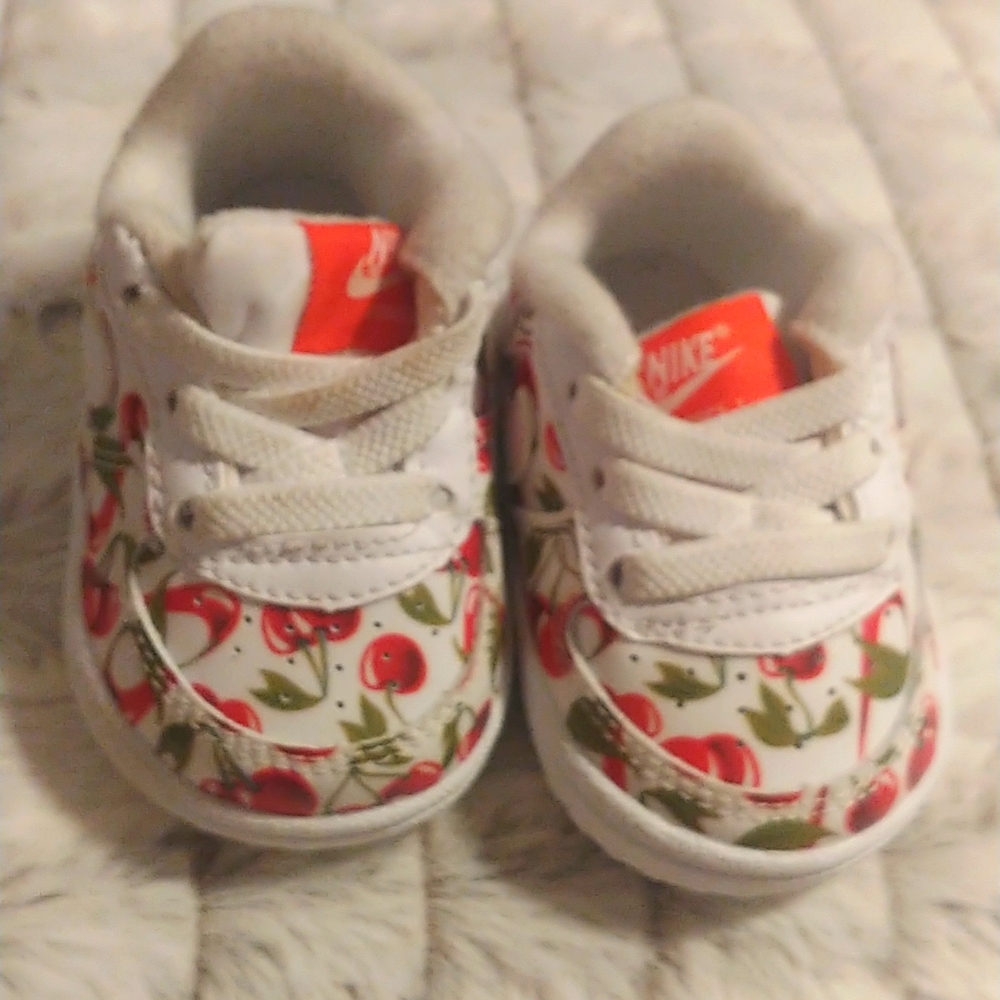 COPY - Nike 1C Tennis Shoes with 🍒 size 1C